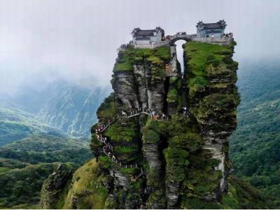 Temple in Fanjing Mountain