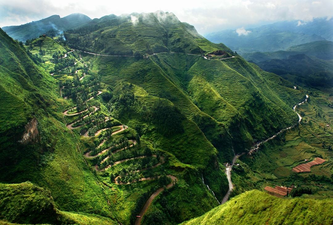 Twenty-four Turn Road, Guizhou, China